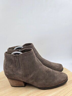Blondo Valli Waterproof Suede Ankle Booties Womens sz 8.5M